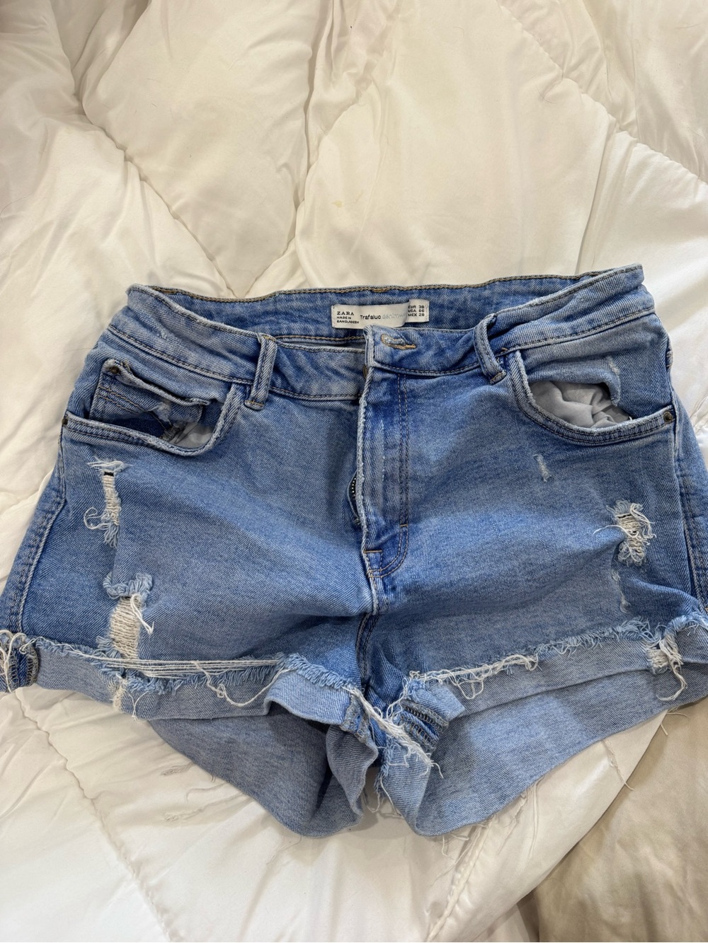 Zara Washed Blue Distressed Trafaluc Denim Shorts Mid-Rise, Size 6